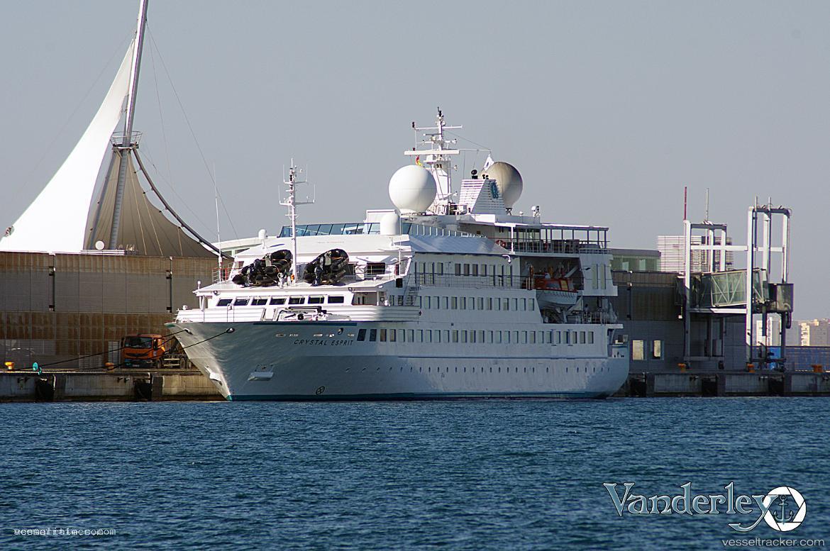 Nat-Geo-Islander-2 - Cruise Ship vessel registered in Ecuador