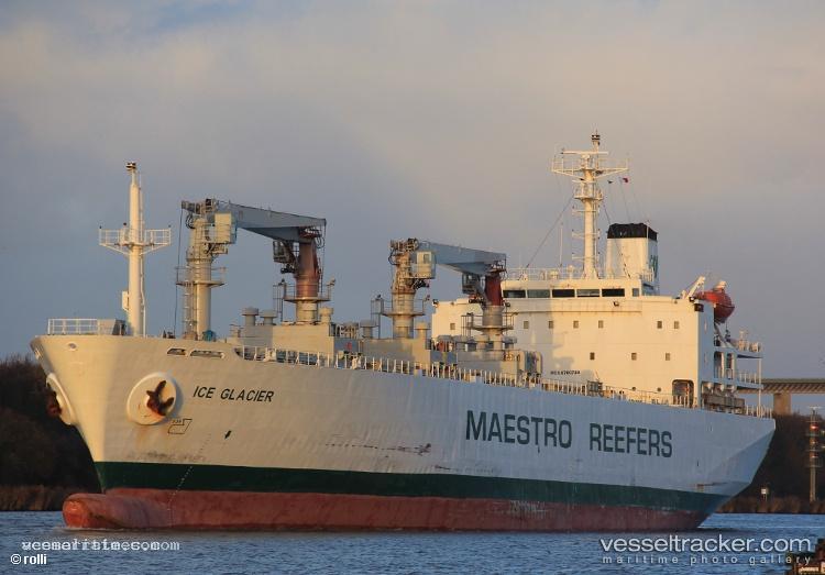 Ice-Glacier - Refrigerated Cargo Ship vessel registered in Bahamas