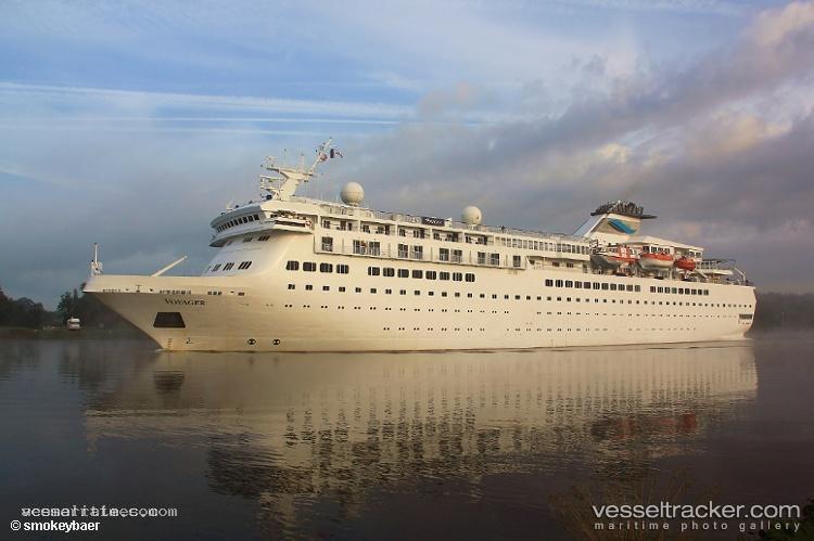 Vidantaworldselegant - Cruise Ship vessel registered in Bahamas