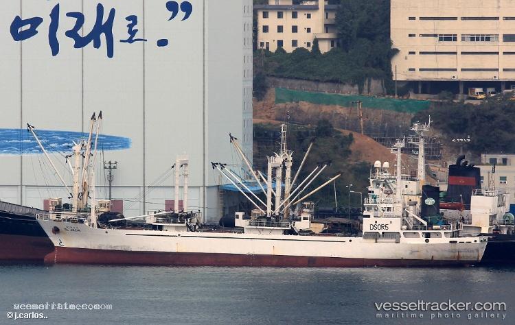 Miracle - Refrigerated Cargo Ship vessel registered in Panama