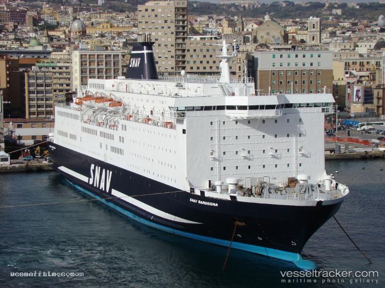 Gnv-Cristal - Passenger Ro Ro Cargo Ship vessel registered in Italy