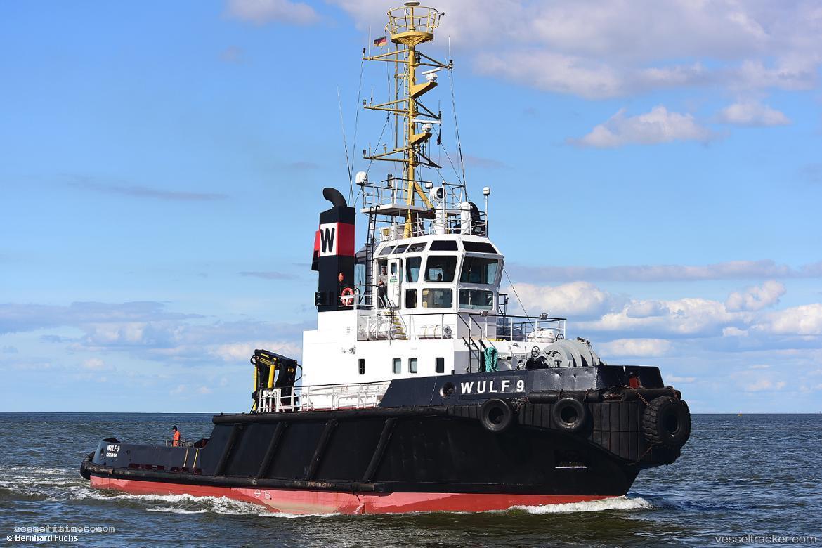 Wulf-9 - Tug vessel registered in Germany