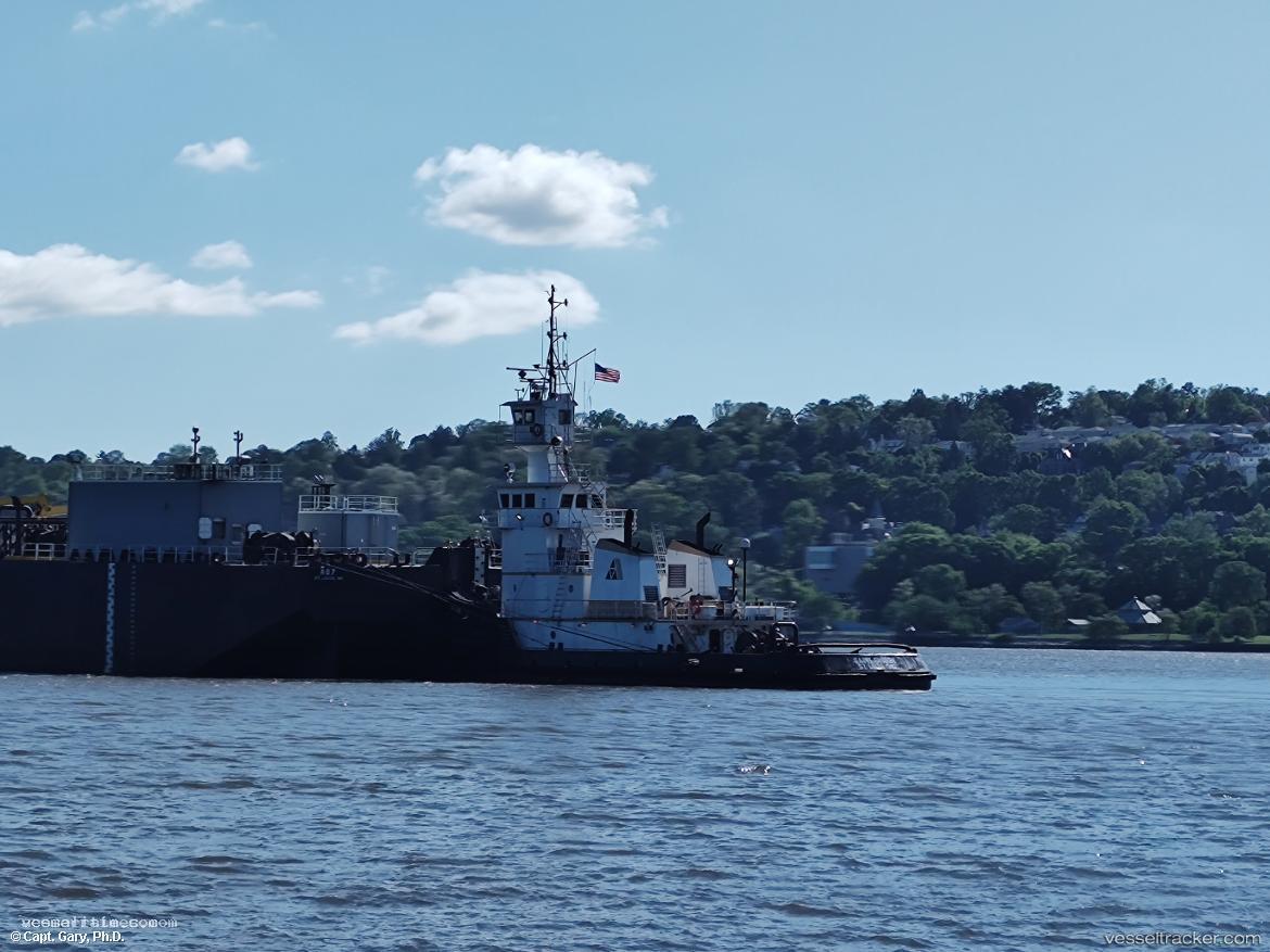 Saint-Emilion - Tug vessel registered in United States of America