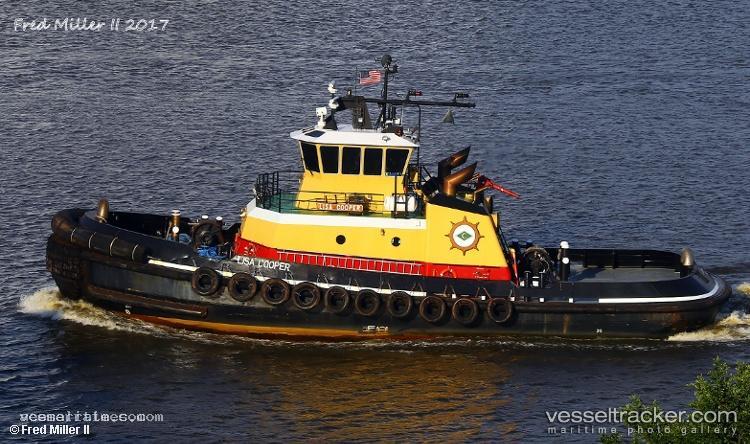 Lisa-Cooper - Tug vessel registered in United States of America
