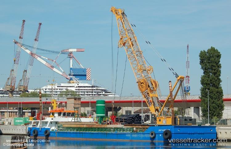 San-Martino - Dredger vessel registered in Italy