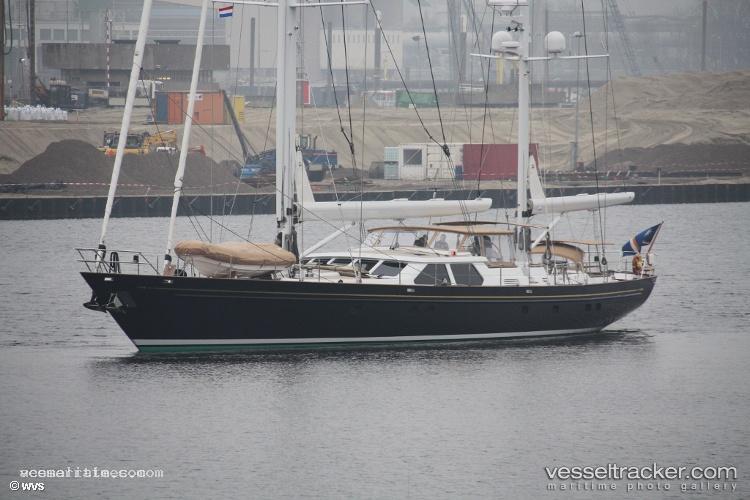 Legend - Service Ship vessel registered in Cayman Islands