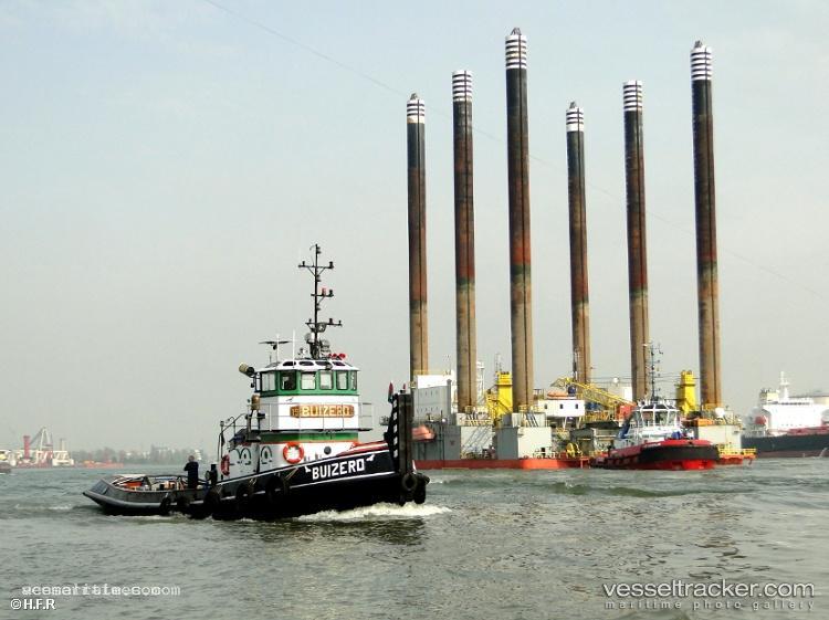 Seafox-4 - Service Ship vessel registered in United Kingdom