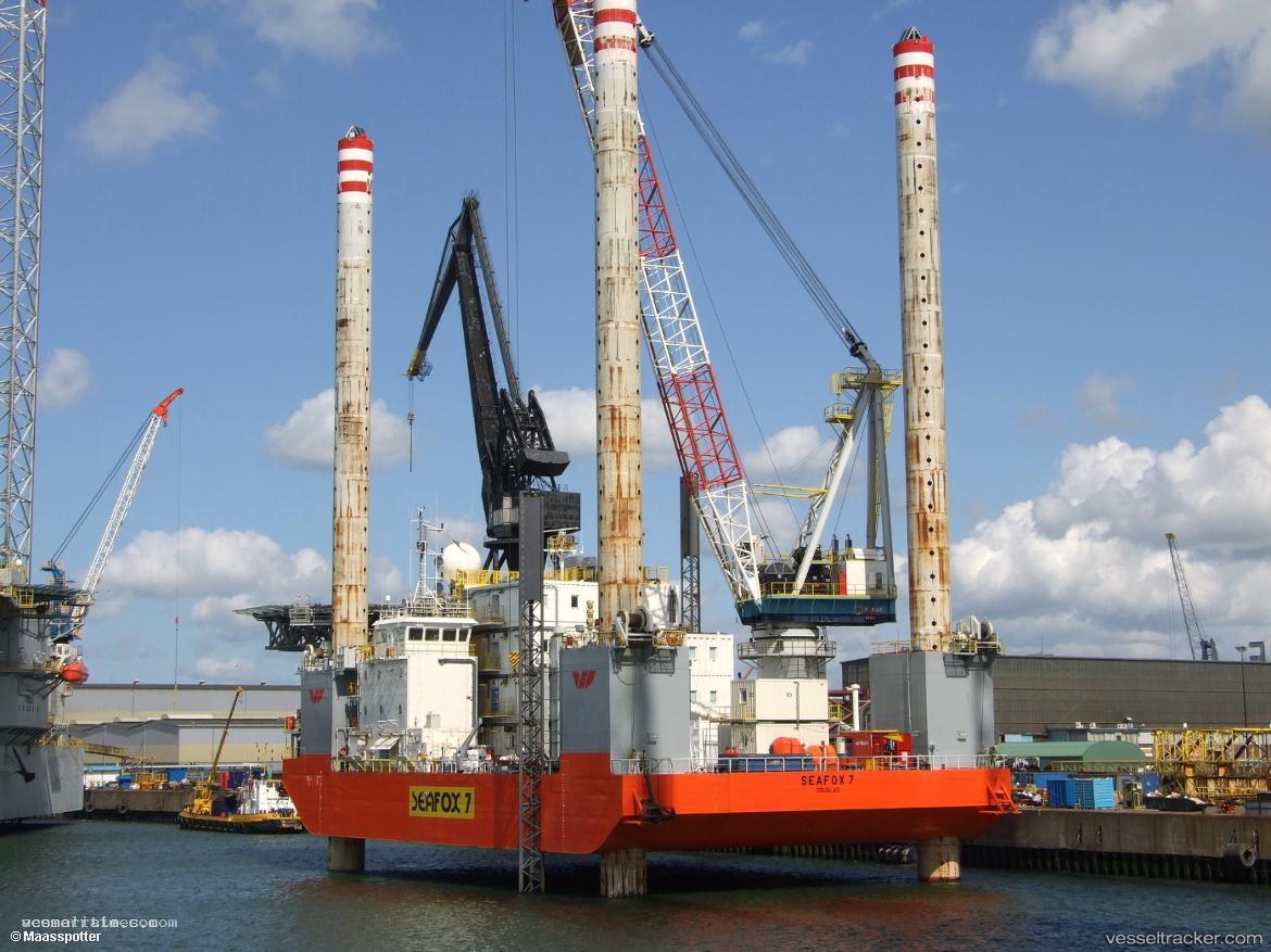 Seafox-7 - Service Ship vessel registered in United Kingdom