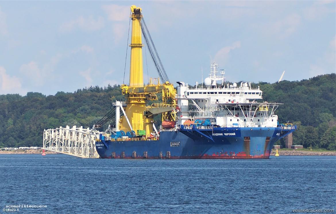 Akademik-Cherskiy - Pipe Layer vessel registered in Russia