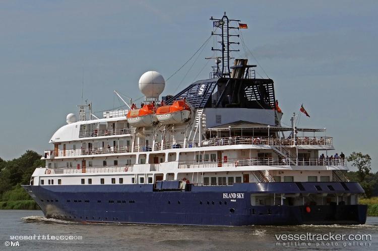 Island-Sky - Cruise Ship vessel registered in Bahamas