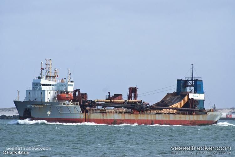 City-Of-London - Hopper Dredger vessel registered in United Kingdom