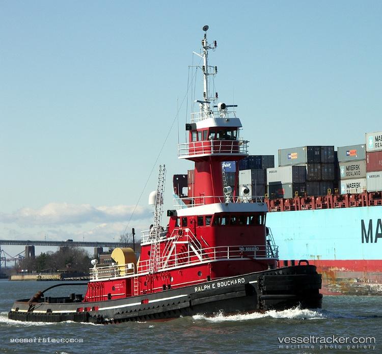 Hawsepiper - Pusher Tug vessel registered in United States of America