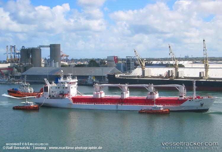 Lusay - Refrigerated Cargo Ship vessel registered in Aruba