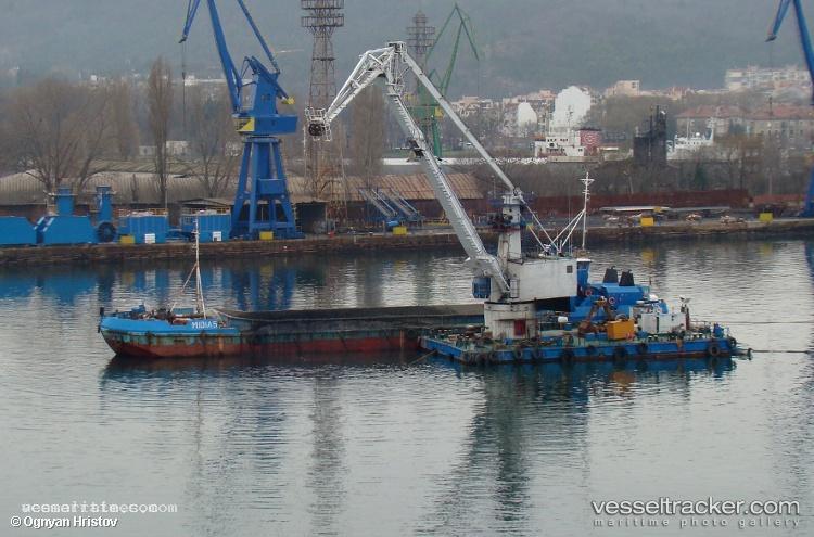 Midia-5 - Service Ship vessel registered in Comoros