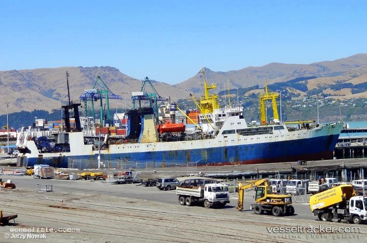 Irvinga - Fish Factory Ship vessel registered in New Zealand