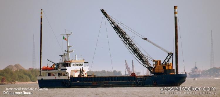 Kamen-Veliki - Hopper Dredger vessel registered in Croatia