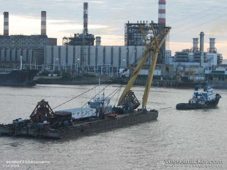 Magnus-Ix - Crane Ship vessel registered in Argentina
