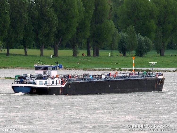 Goya - Other Tanker vessel registered in Germany