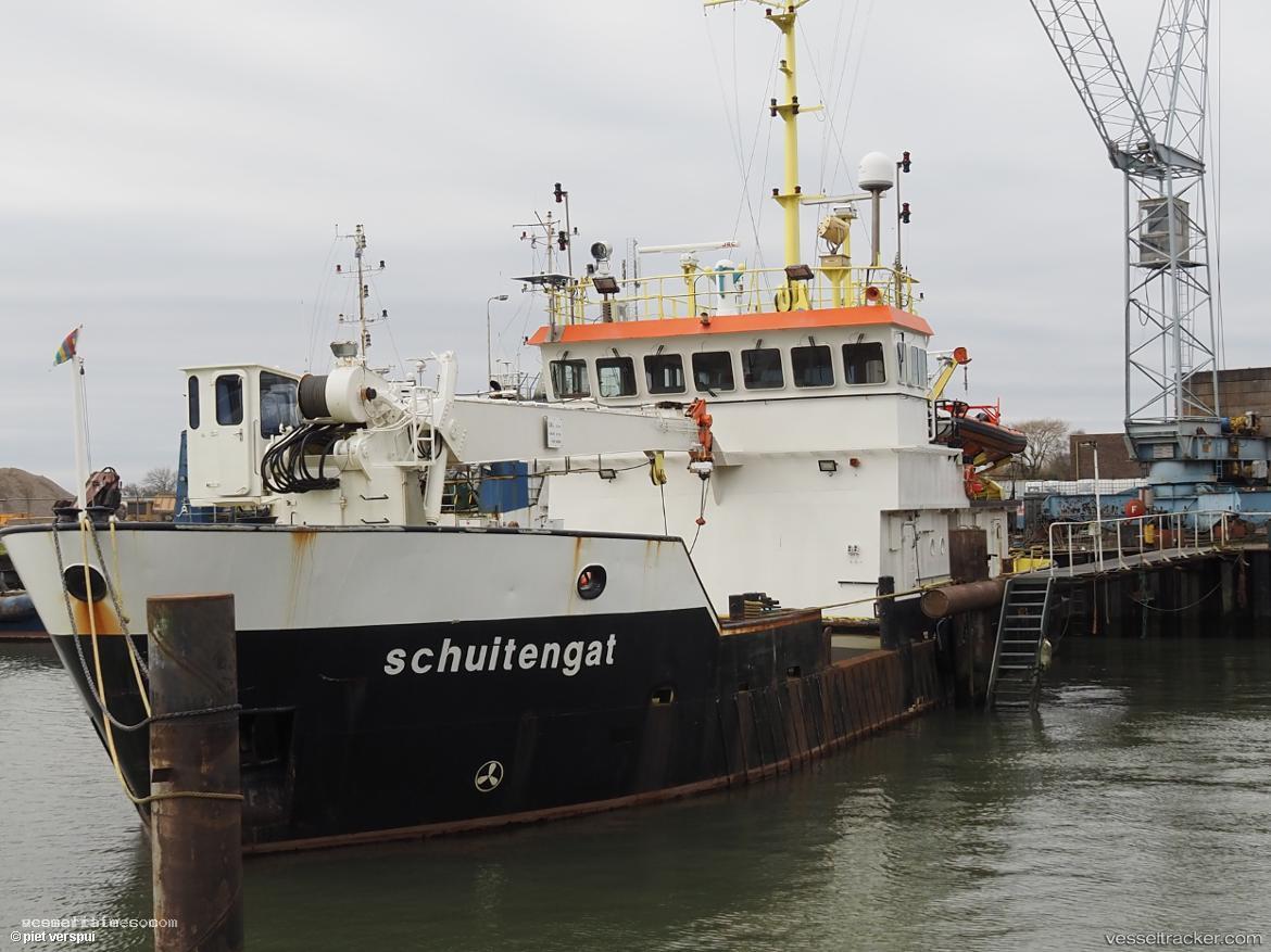 Oceano - Buoy Lighthouse Vessel vessel registered in Saint Vincent and the Grenadines