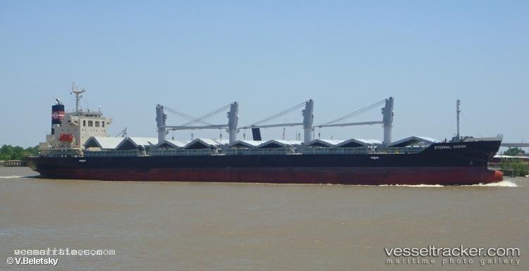 Eternal-Ocean - Bulk Carrier vessel registered in Hong Kong