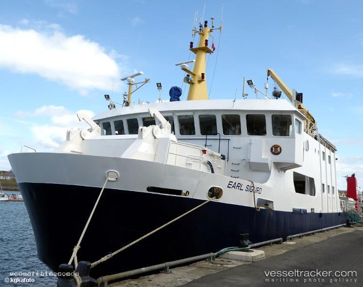 Earl-Sigurd - Passenger Ro Ro Cargo Ship vessel registered in United Kingdom