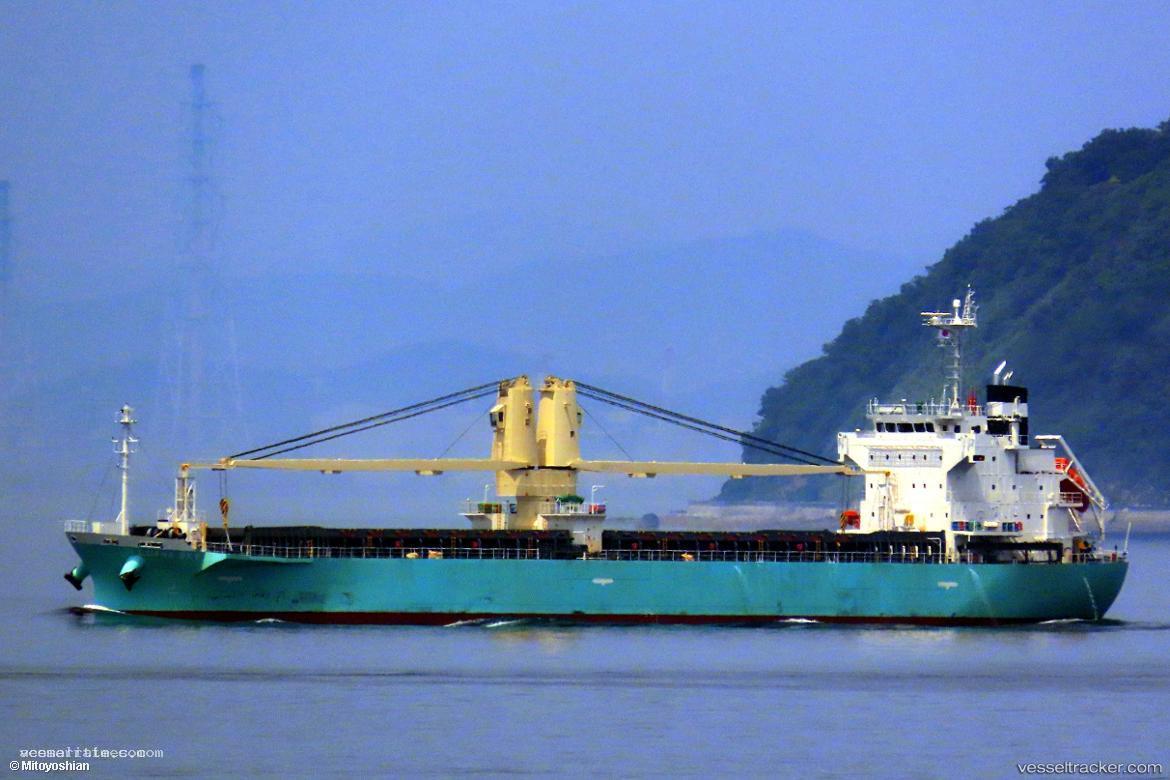 Mv-No.1-Baron - Refrigerated Cargo Ship vessel registered in Panama