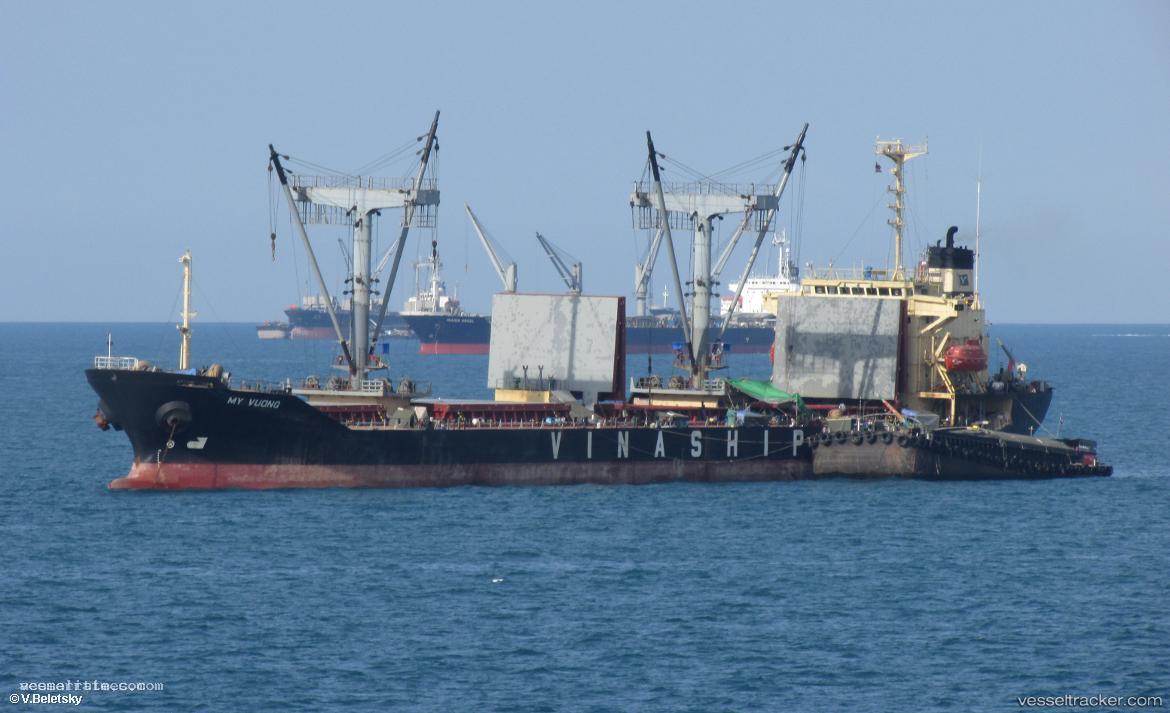 Damas-Wave - Bulk Carrier vessel registered in Comoros