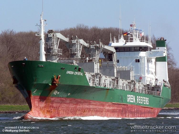 Green-Crystal - Refrigerated Cargo Ship vessel registered in Bahamas