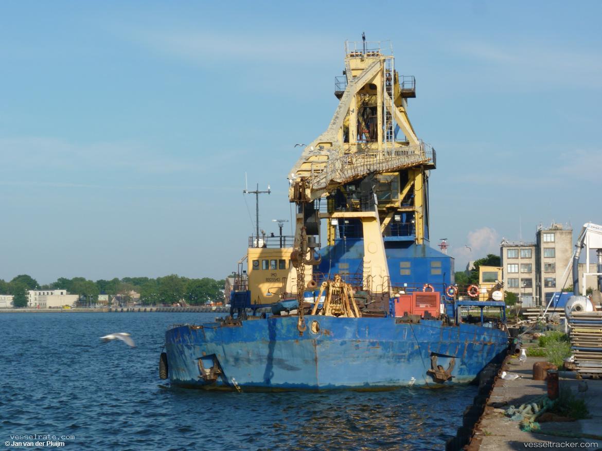 Astrahana - Crane Ship vessel registered in Latvia