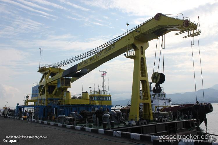 Chernomorets-9 - Crane Ship vessel registered in Georgia