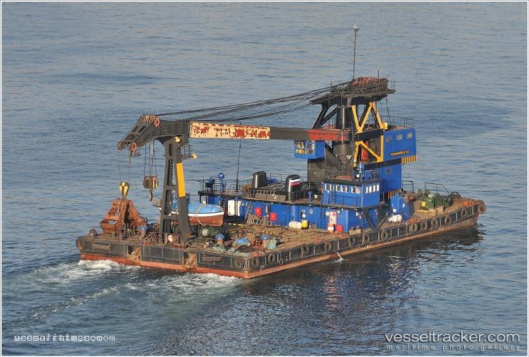 Chernomorets-24 - Crane Ship vessel registered in Russia