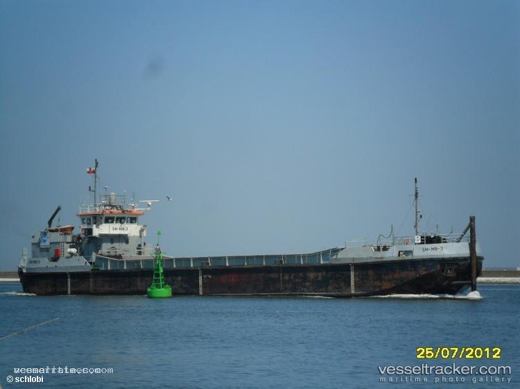 Wadden-3 - Dredger vessel registered in Germany
