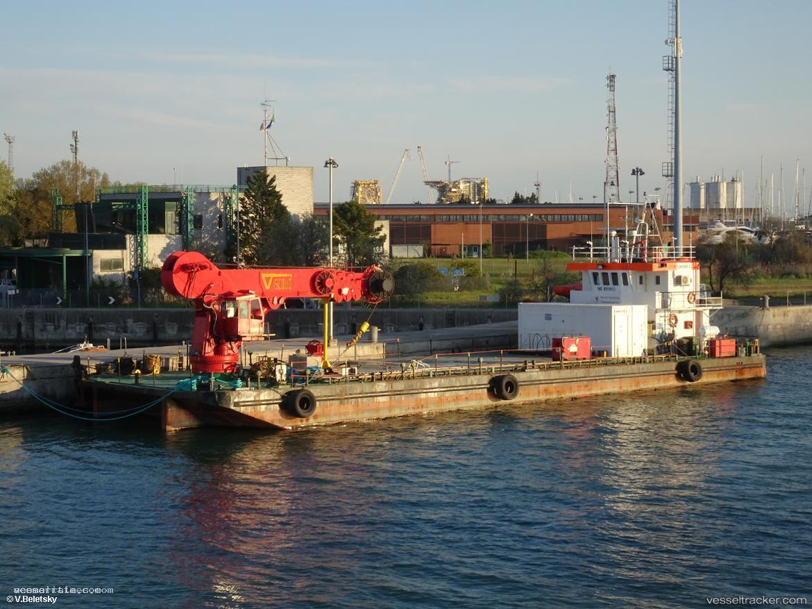 Davide-C - Work Repair Vessel vessel registered in Italy
