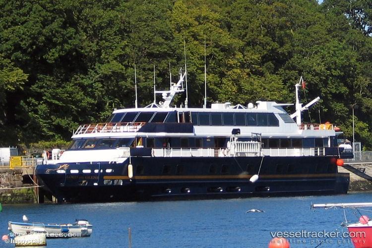 Lord-Of-The-Glens - Cruise Ship vessel registered in United Kingdom