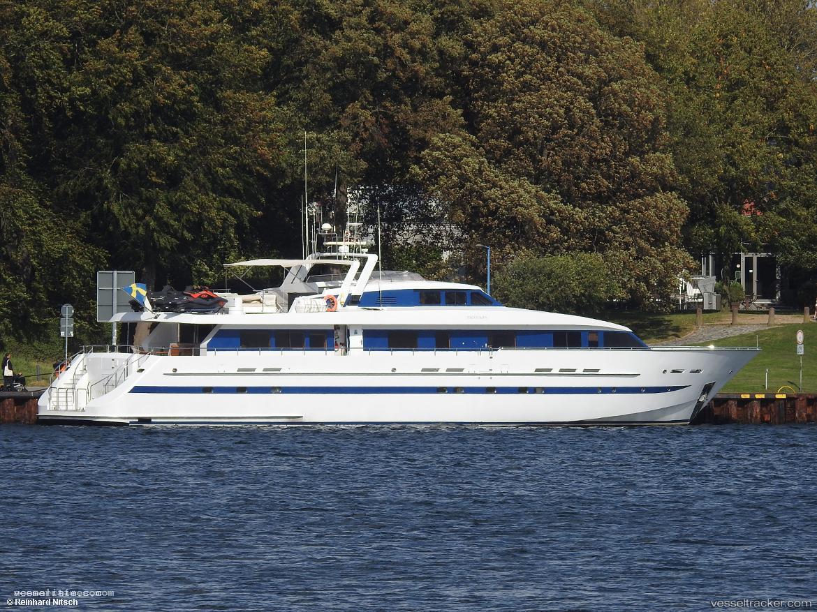 My-Esra - Service Ship vessel registered in Saint Kitts and Nevis