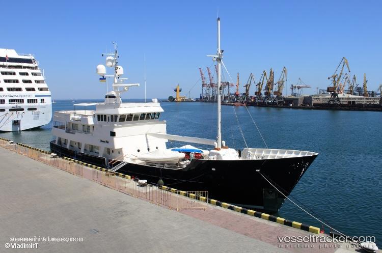 Mv-Pioneer - Service Ship vessel registered in Cayman Islands