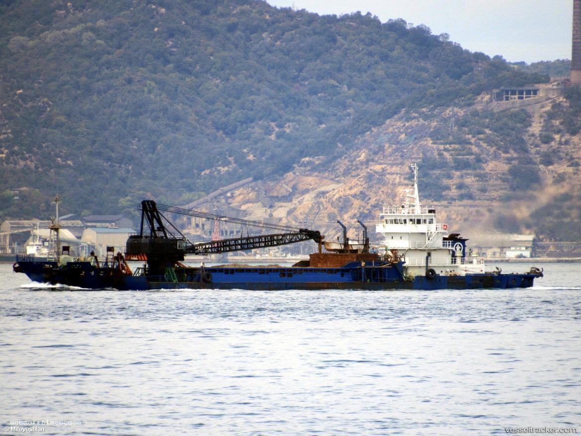 Hayatomo-Maru - Pusher Tug vessel registered in Japan