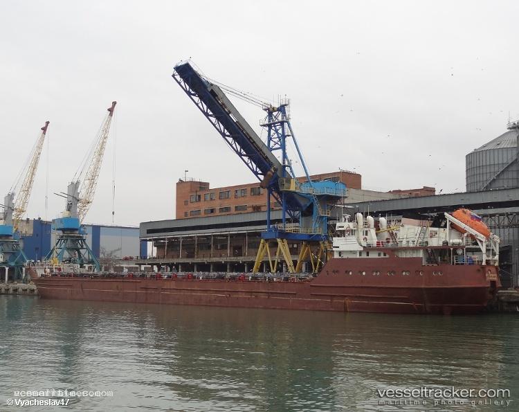 Nefterudovoz-2 - Ore Oil Carrier vessel registered in Russia