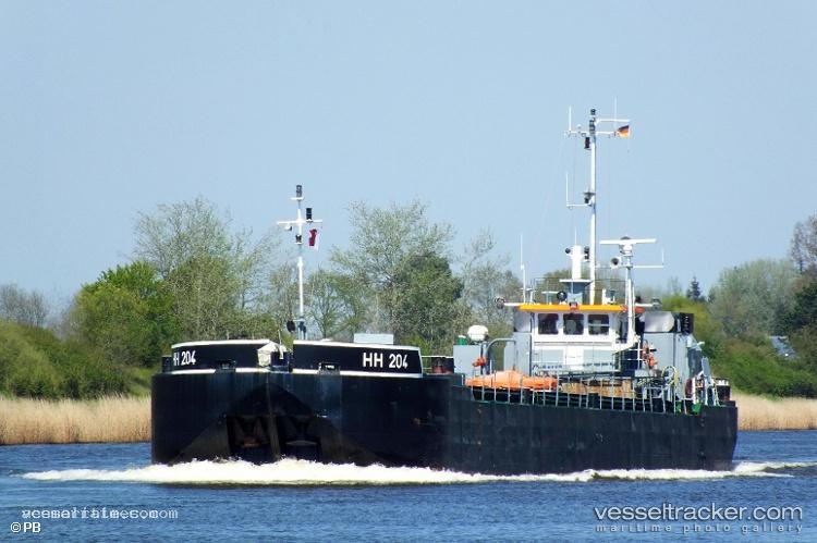 Hh-204 - Hopper Dredger vessel registered in Germany