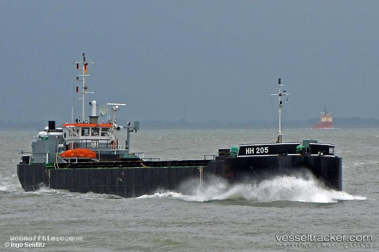 Hh-205 - Hopper Dredger vessel registered in Germany