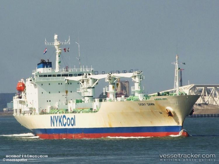 Baltic-Pearl - Refrigerated Cargo Ship vessel registered in Bahamas