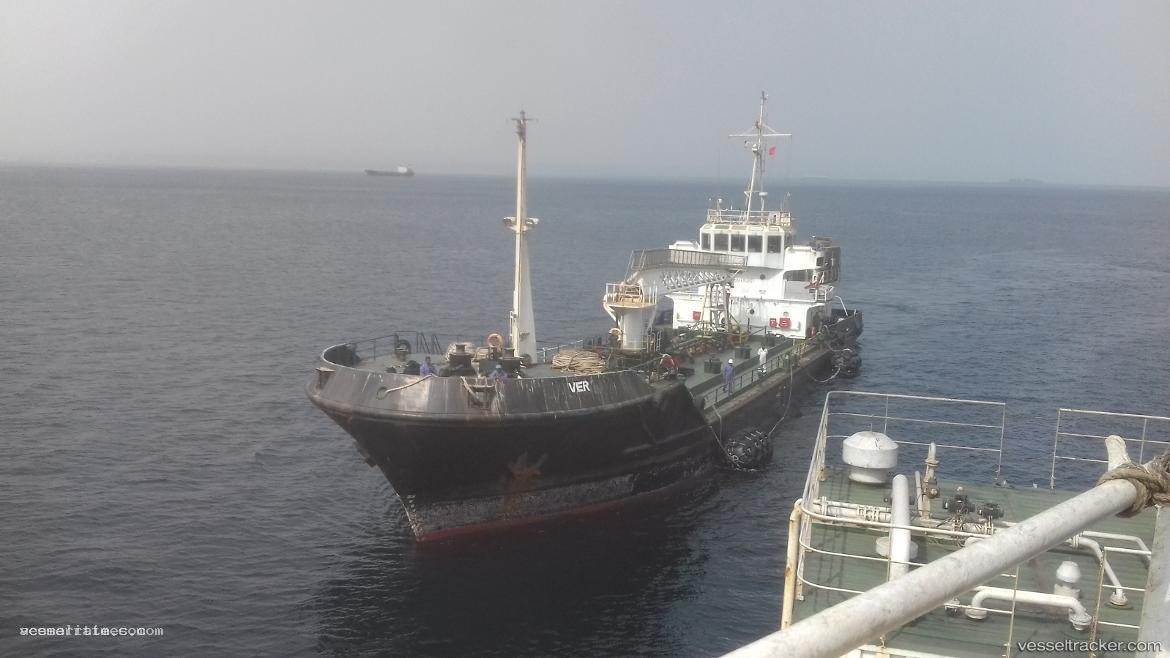 Ver - Service Ship vessel registered in Comoros