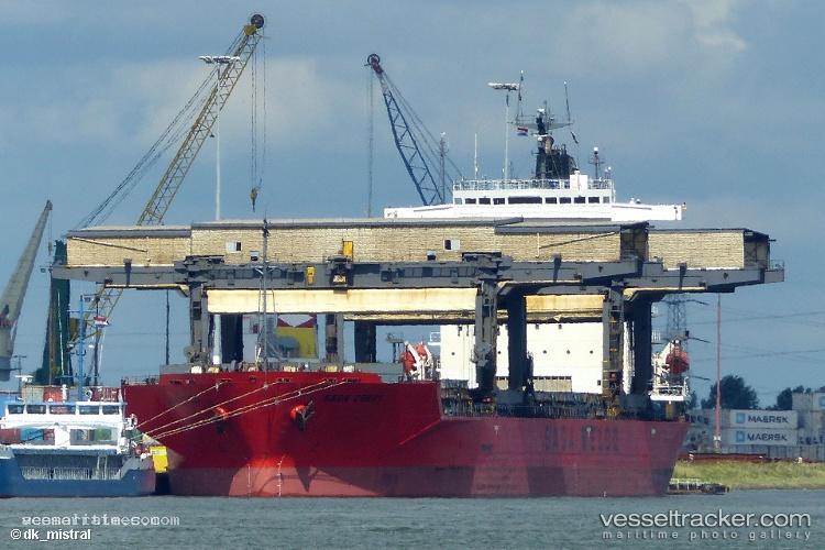 Saga-Crest - General Cargo Ship vessel registered in Bahamas