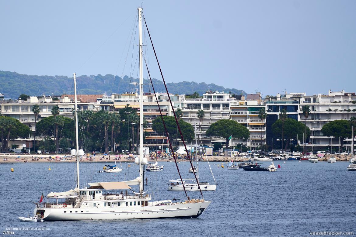 Dione-Star - Cruise Ship vessel registered in Portugal