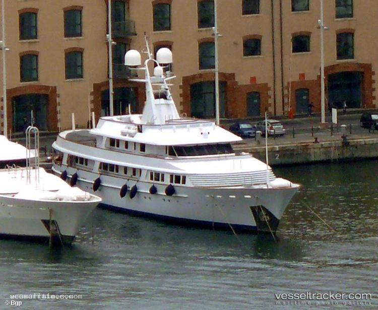 Dream - Service Ship vessel registered in United Kingdom