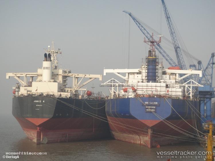 Sakirogullari - Ore Carrier vessel registered in Marshall Islands