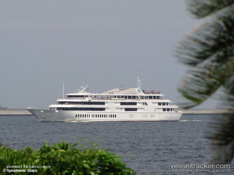 Symphony-Moderna - Passenger Ship vessel registered in Japan