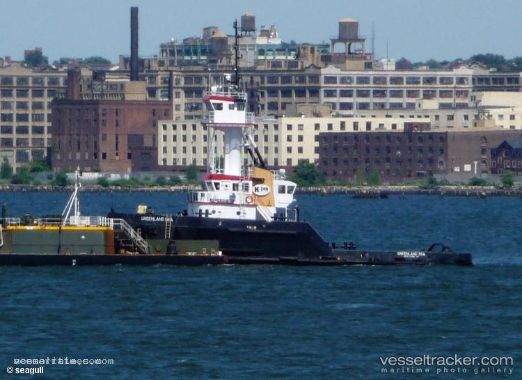 Montlake - Pusher Tug vessel registered in United States of America