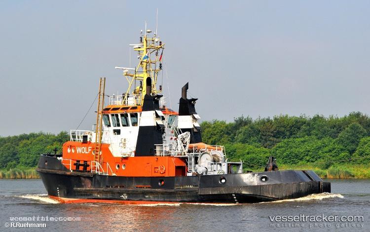 Fairplay-64 - Tug vessel registered in Germany