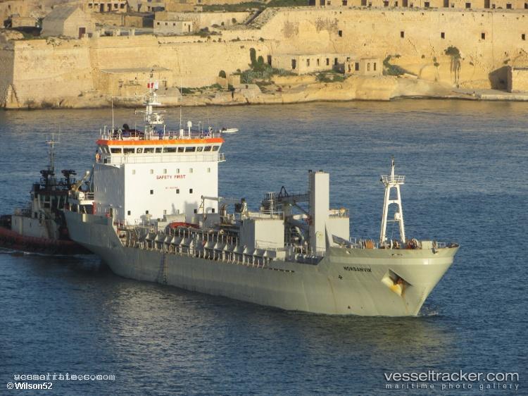 Islas-Tres - Cement Carrier vessel registered in Panama